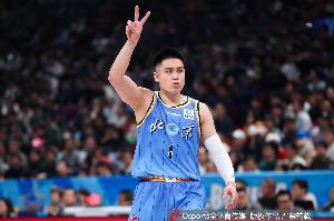 北京记者：陈盈骏接近与首钢达成续约 大概率将续签D类顶薪合同